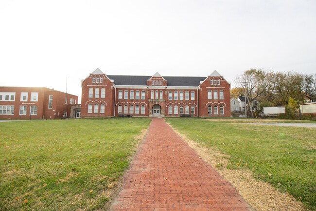Building Photo - 1012 S 24th St