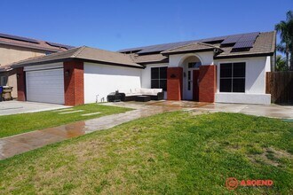 Building Photo - Beautiful 3 Bedroom + Office Home with a P...