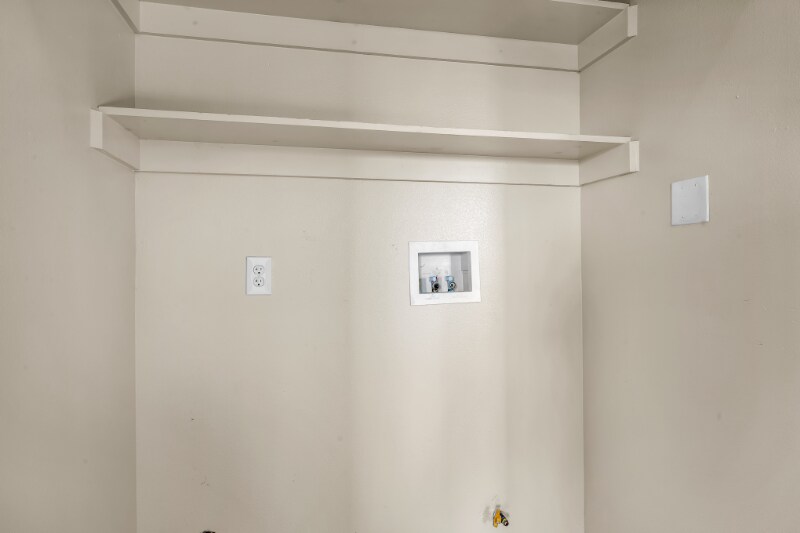 Building Photo - 5869 S Figueroa St