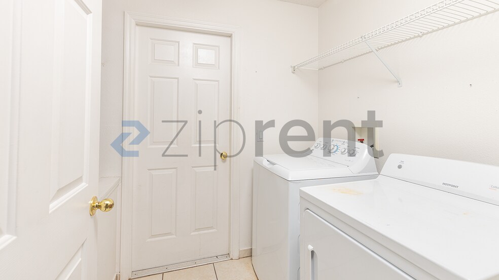 Building Photo - 663 Eagle Pointe S