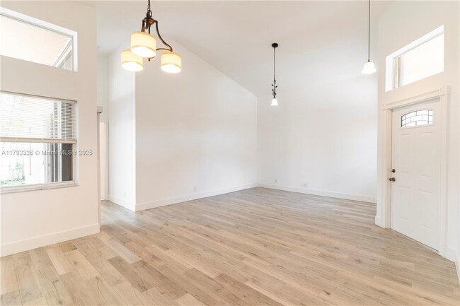 Building Photo - 719 Stanton Dr
