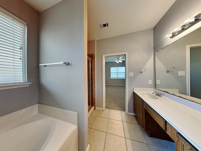 Building Photo - 1105 Chute 1 Ct