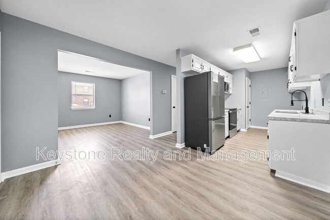 Building Photo - 1937 High St