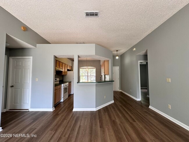 Building Photo - 13012 Staffordshire Dr S