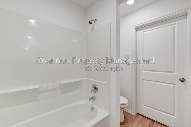 Building Photo - 7418 Clover Chase Dr