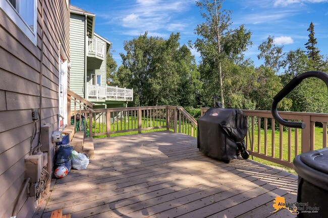 Building Photo - Spacious Home With a Hot Tub Next to Kinca...