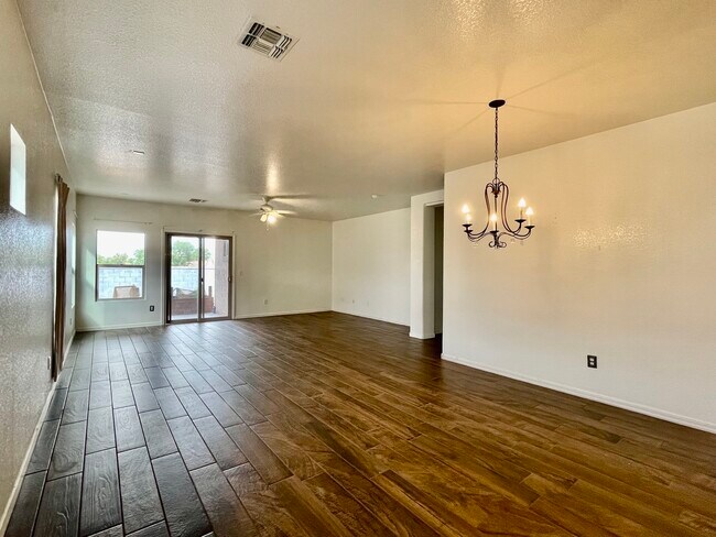 Building Photo - 14559 S Camino Larga Vista