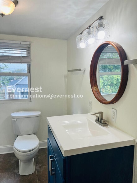 Building Photo - 2913 Davis Ave