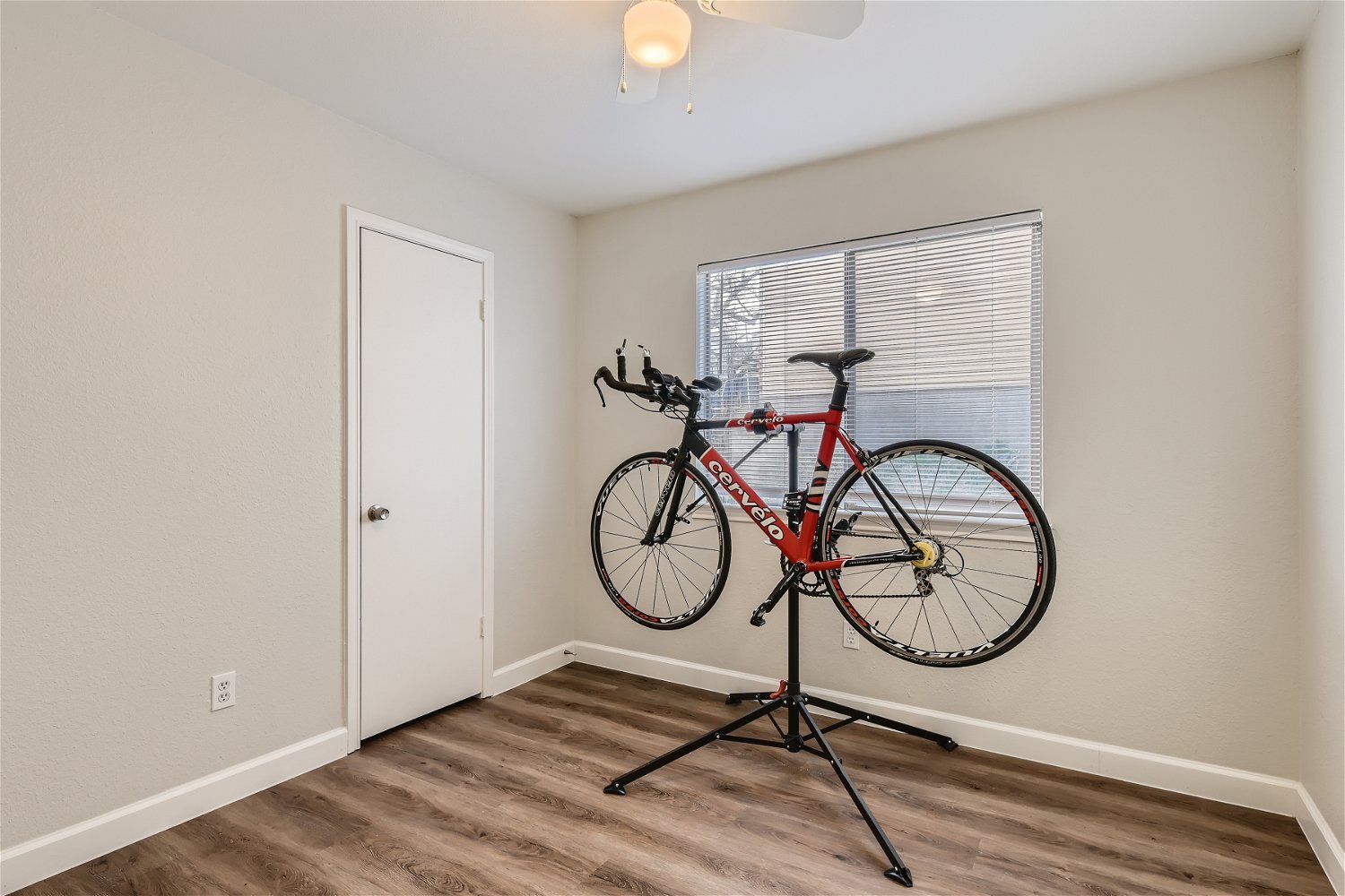 Building Photo - 2302 Frontier Trl