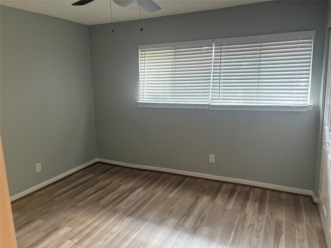 Building Photo - 5628 Birchmont Dr