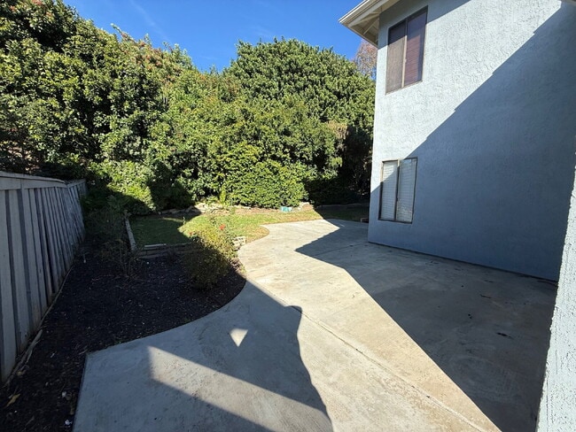 Building Photo - Must see this gem.  Newly painted through out and new flooring!  Won't last.