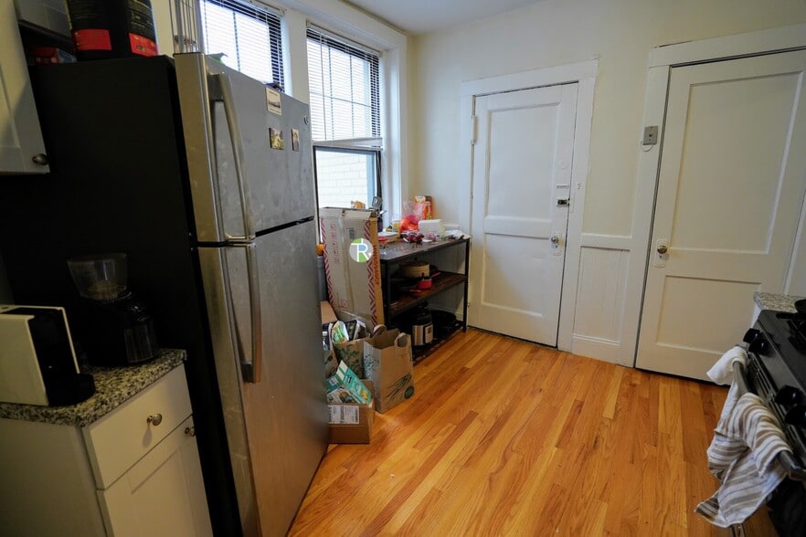 Building Photo - 294 Harvard St