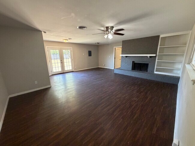 Building Photo - 5412 39th Dr