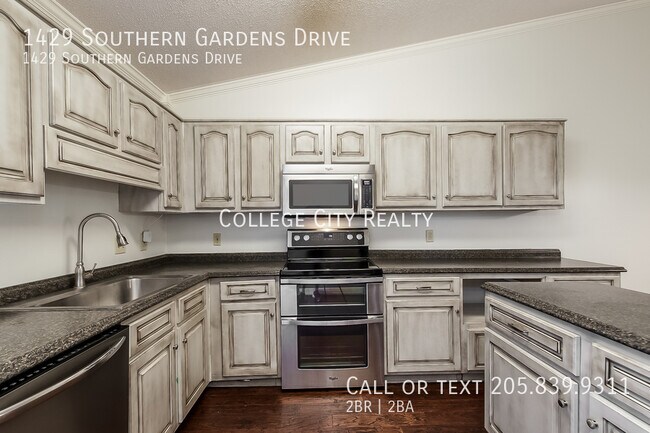 Building Photo - 1429 Southern Gardens Dr