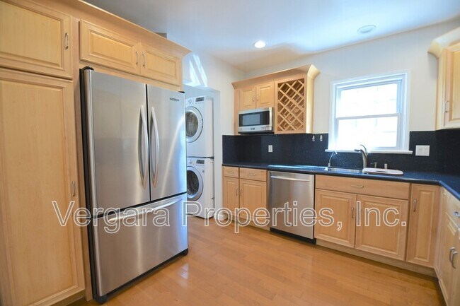 Building Photo - 6531 W 85th St
