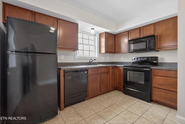 Building Photo - 5208 Devonbrook Way