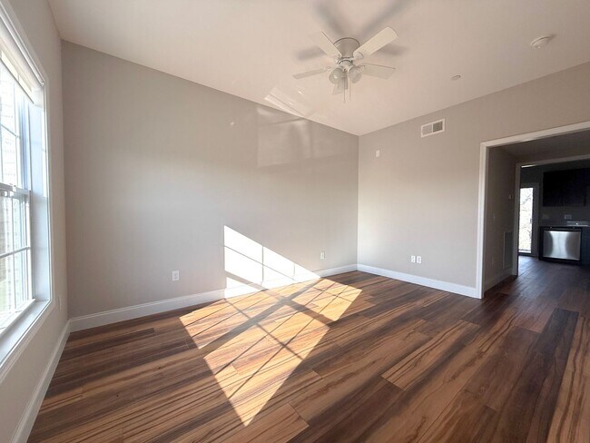 Building Photo - 5200 Oak Pt Ct