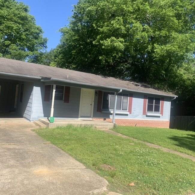 Primary Photo - 203 Nanney Dr