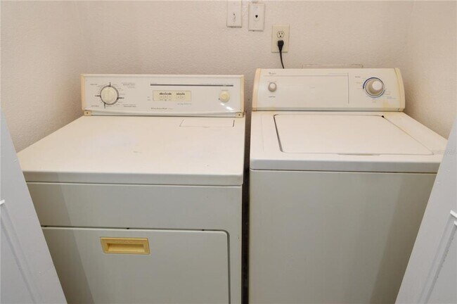 Building Photo - 10263 Gandy Blvd N