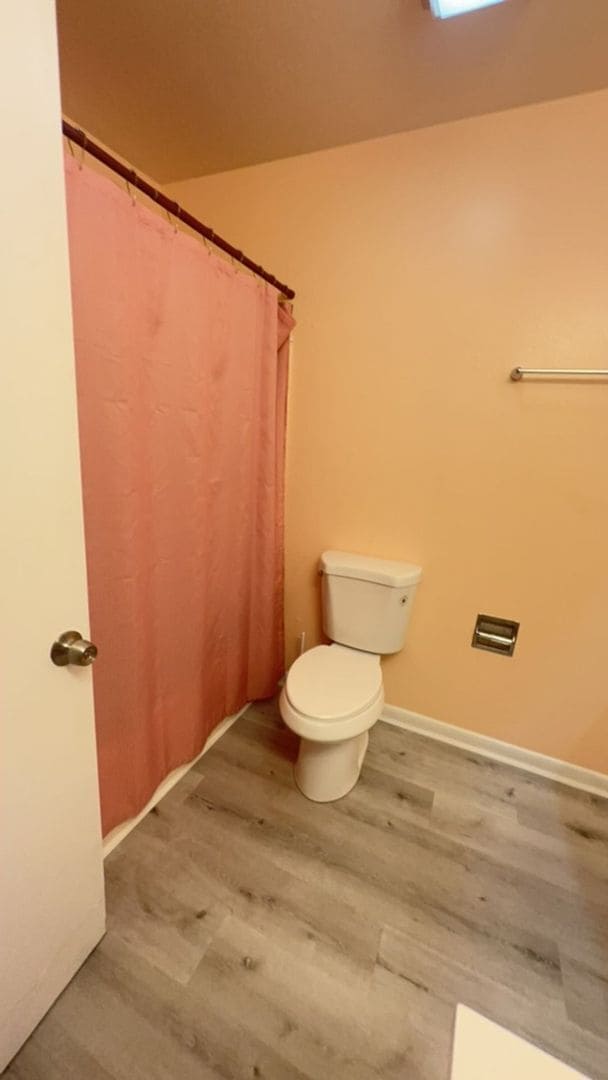 Building Photo - 2BR/2.5BA Townhome