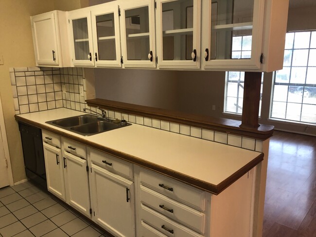 Building Photo - Half Duplex in The Colony!!