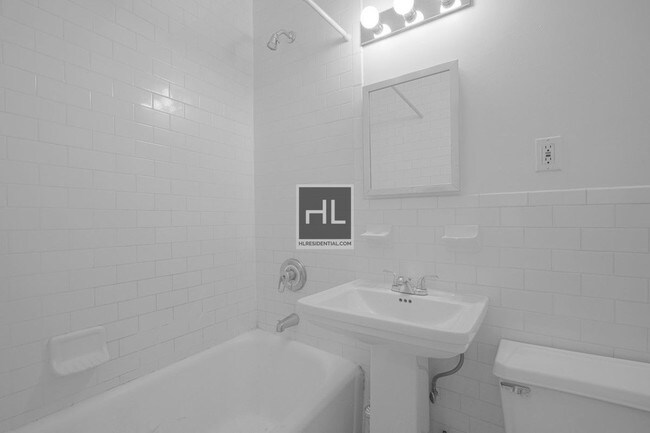 Building Photo - Greenwich Avenue