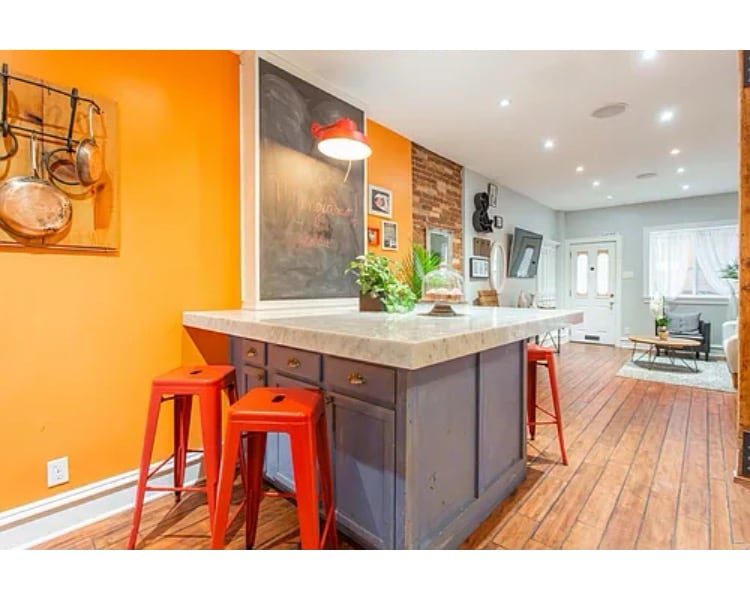 Building Photo - 823 S Hutchinson St