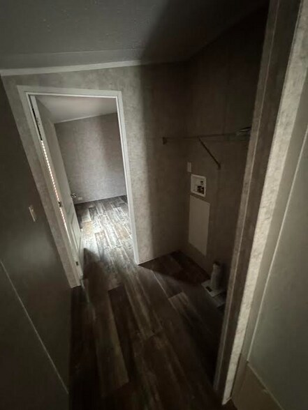 Building Photo - 75 Myers