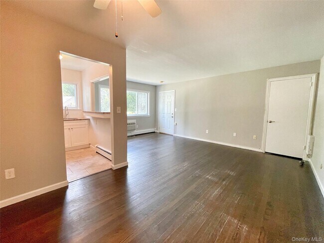 Building Photo - 92 Osborne Hill Rd