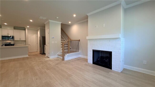 Building Photo - 3235 Cherry Dr
