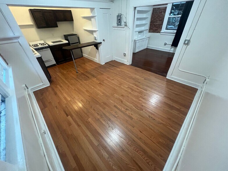 Interior Photo - The Rachel