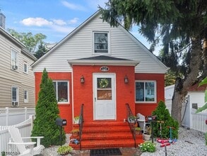 Building Photo - 356 Sherman St