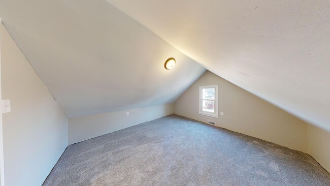 Building Photo - Clark / Fulton Area - 4 Bedroom Single Fam...
