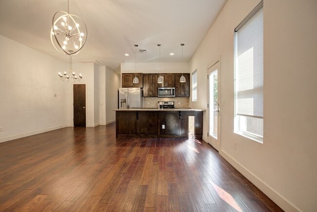 Building Photo - Modern 3-Bedroom Duplex Near OU Health Center and Okana Resort