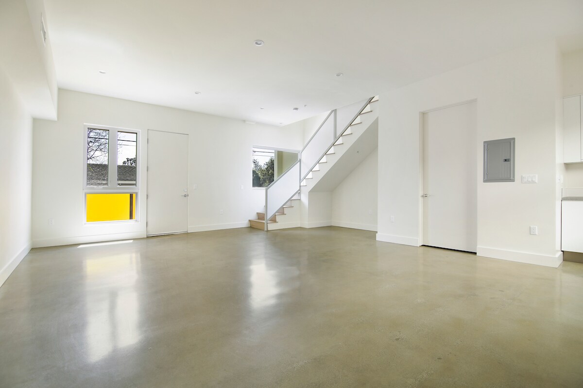 Building Photo - 2496 S CENTINELA Ave