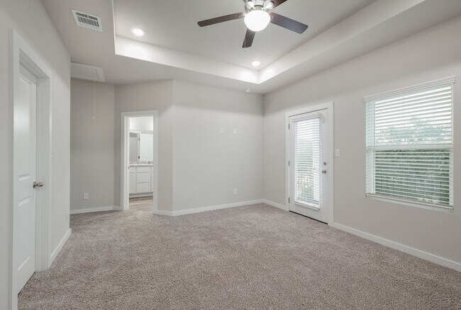 Building Photo - Luxurious Escape! 3/3.5 in The Preserve at the Dominion