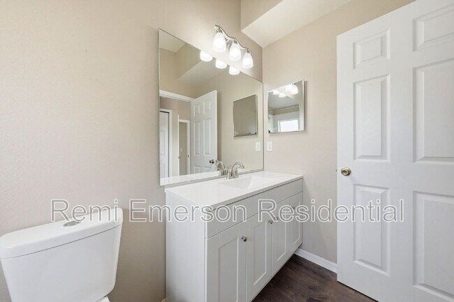 Building Photo - 2727 Mayer St