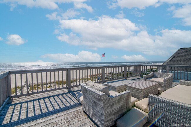 Building Photo - 675 Dune Rd