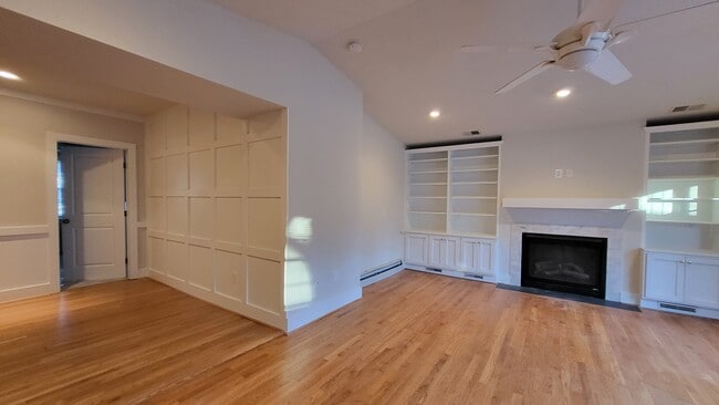 Family Dining Room - 5604 Madison St