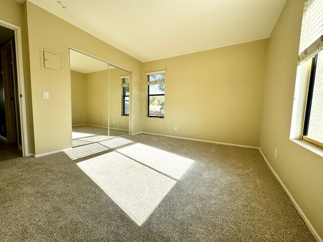 Building Photo - AVAILABLE NOW!! 1 Bed / 1 Bath Condo in Palm Lake in Palm Desert!