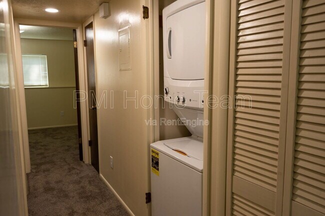 Building Photo - 1420 N Liberty Ave