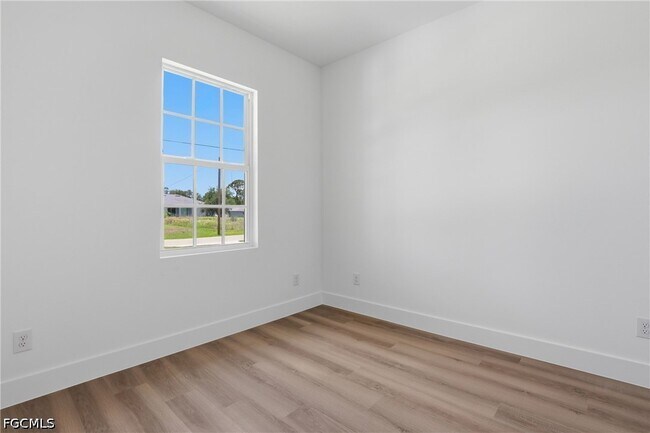 Building Photo - 4708 27th St SW