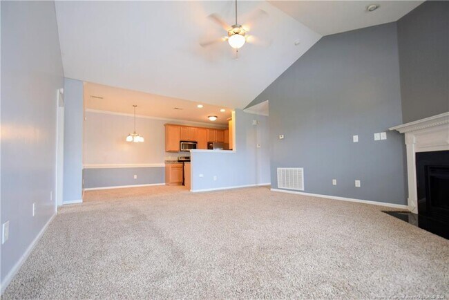 Building Photo - 1321 Kershaw Loop