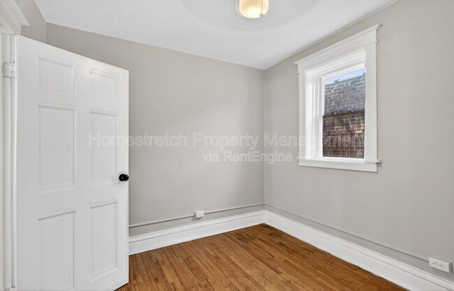 Building Photo - 3923 Miami St