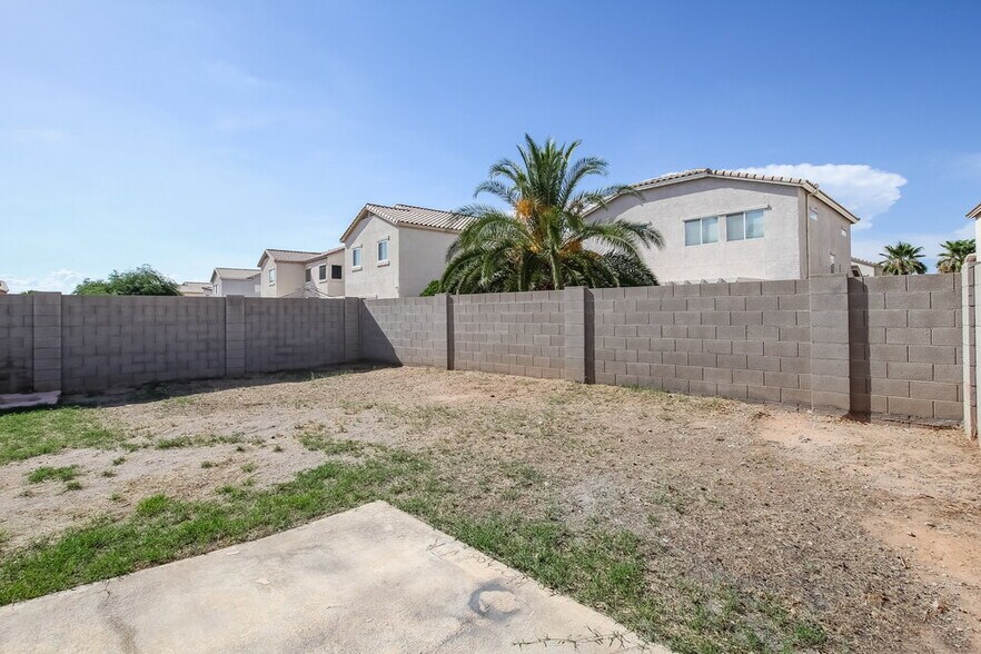 Building Photo - 13148 W Redfield Rd