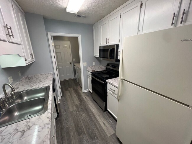 Building Photo - 3153 Achey Dr