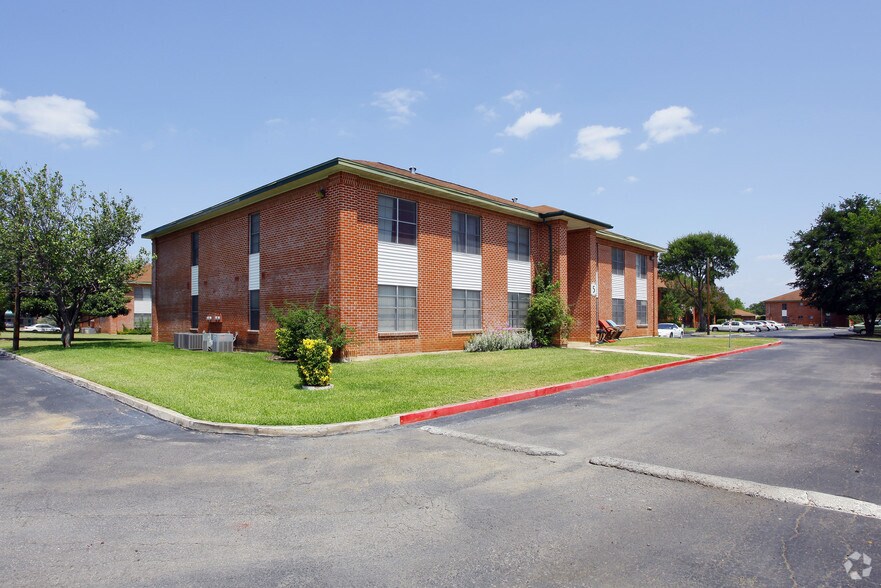 Primary Photo - Val Verde Apartments