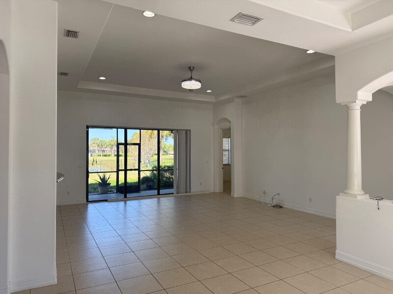 Building Photo - 10250 Templeton Ln