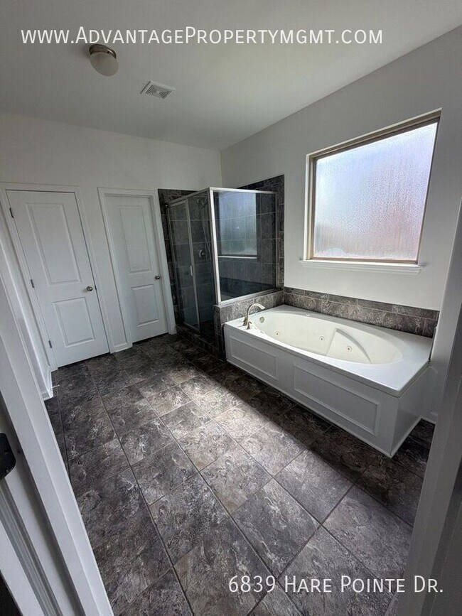 Building Photo - 6839 Hare Pointe