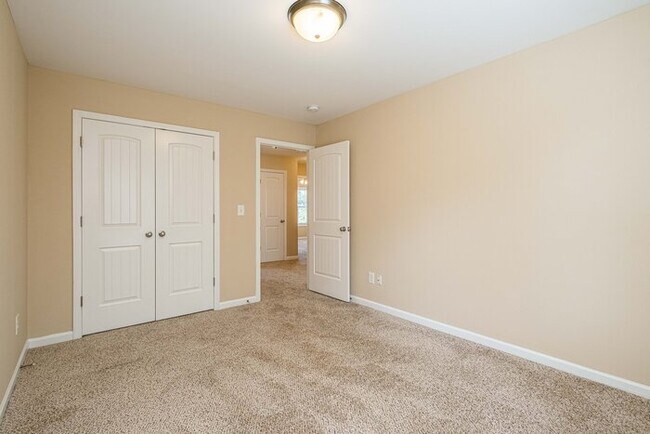 Building Photo - 9675 Rushmore Cir